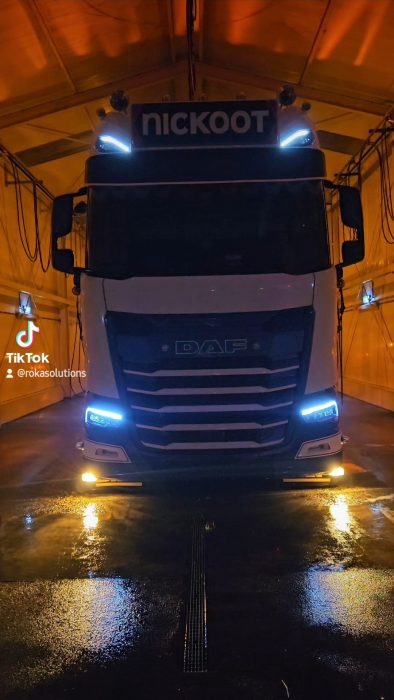 Dual Colour Headlights & Skylights Set – DAF NG