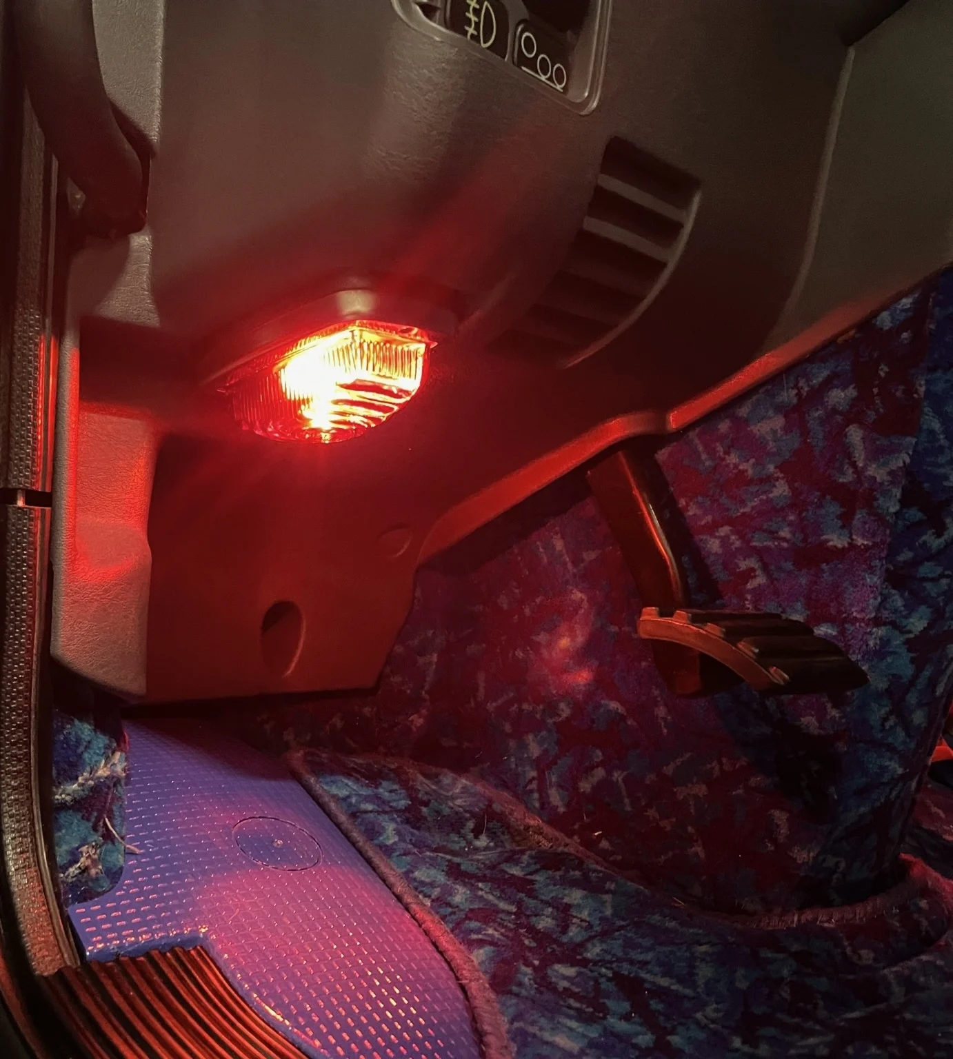 Omnius Rmax Oldskool Interior Lamp – Red Plastic Lens - Image 6